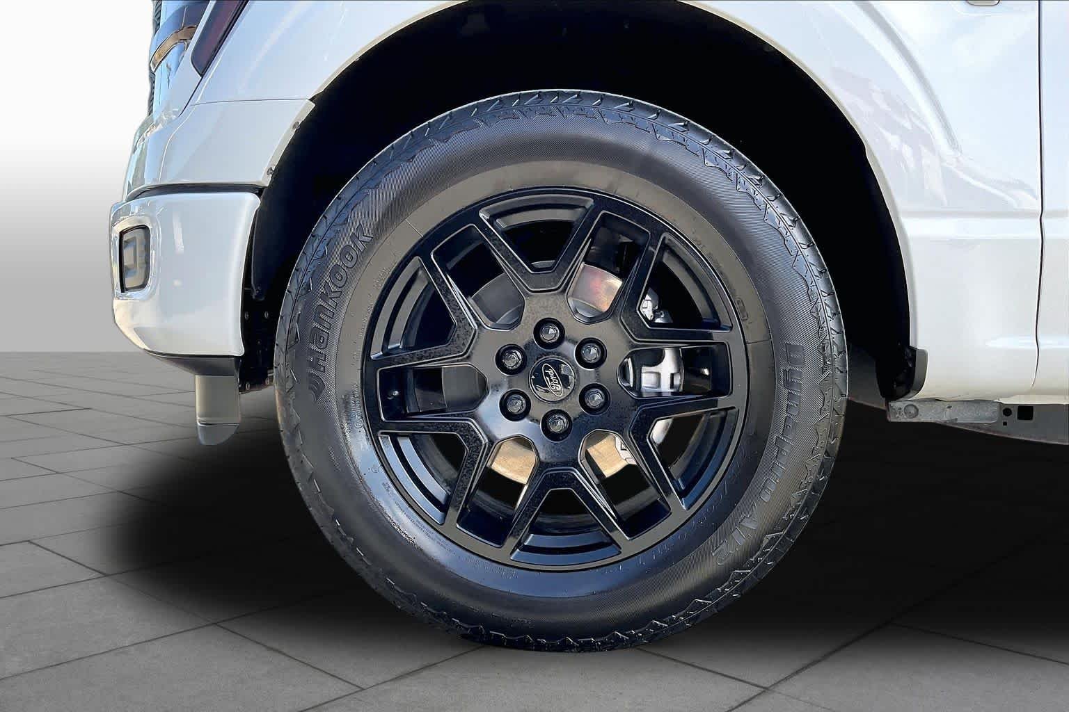 Used 2026 Oxford White Clearcoat Ford XL image 10