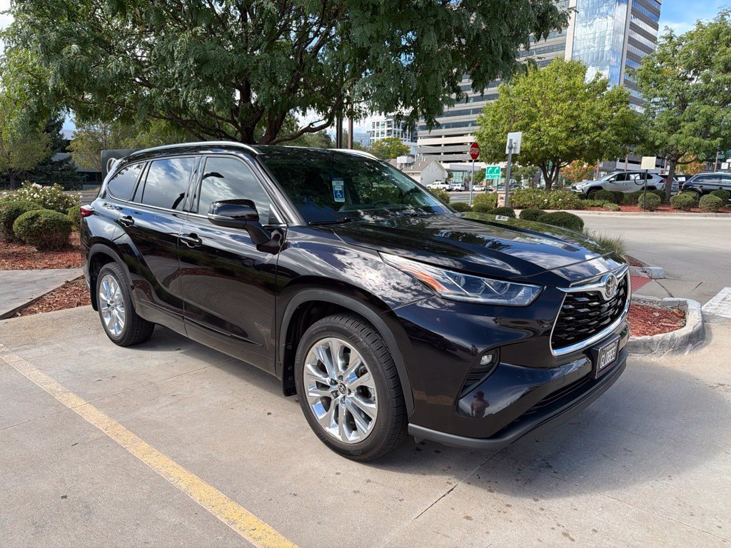 Used 2022 Brown Toyota Limited image 4