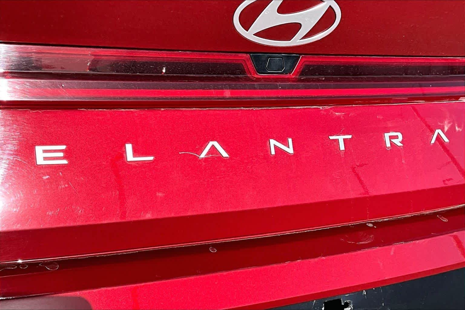 Used 2025 Ultimate Red Hyundai SEL Convenience image 10