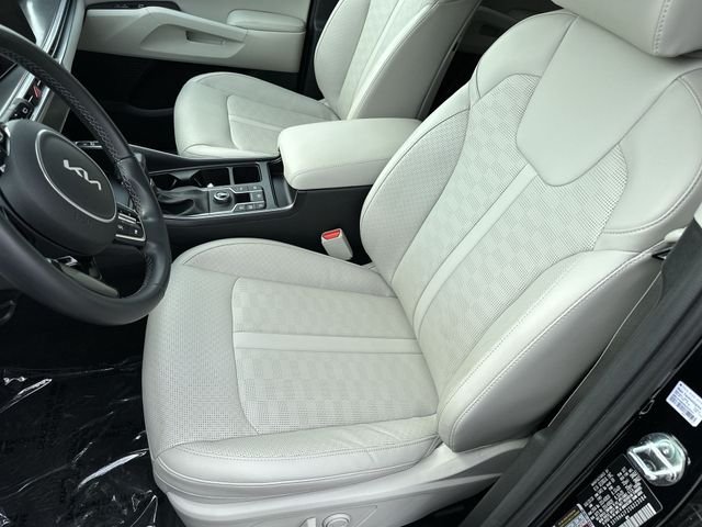 Used 2025 Black Kia EX image 14