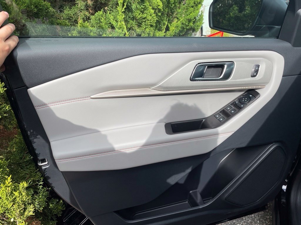 New 2027 Agate Black Metallic Ford Active image 11