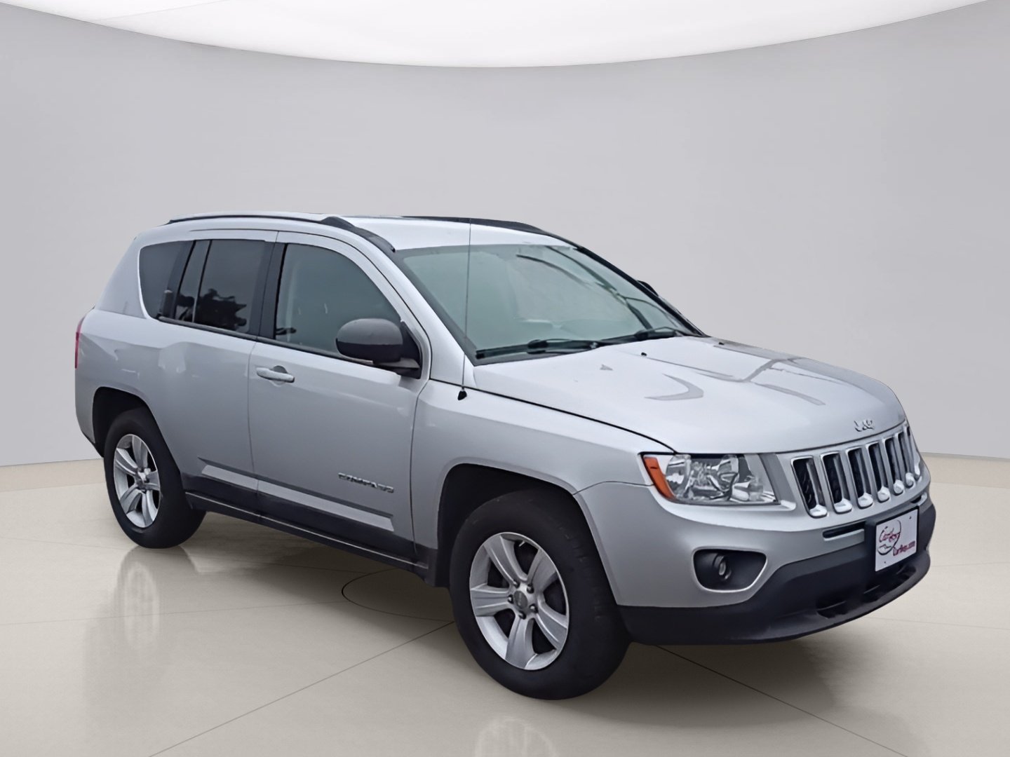 Used 2011 Silver Jeep NORTH EDITION image 9