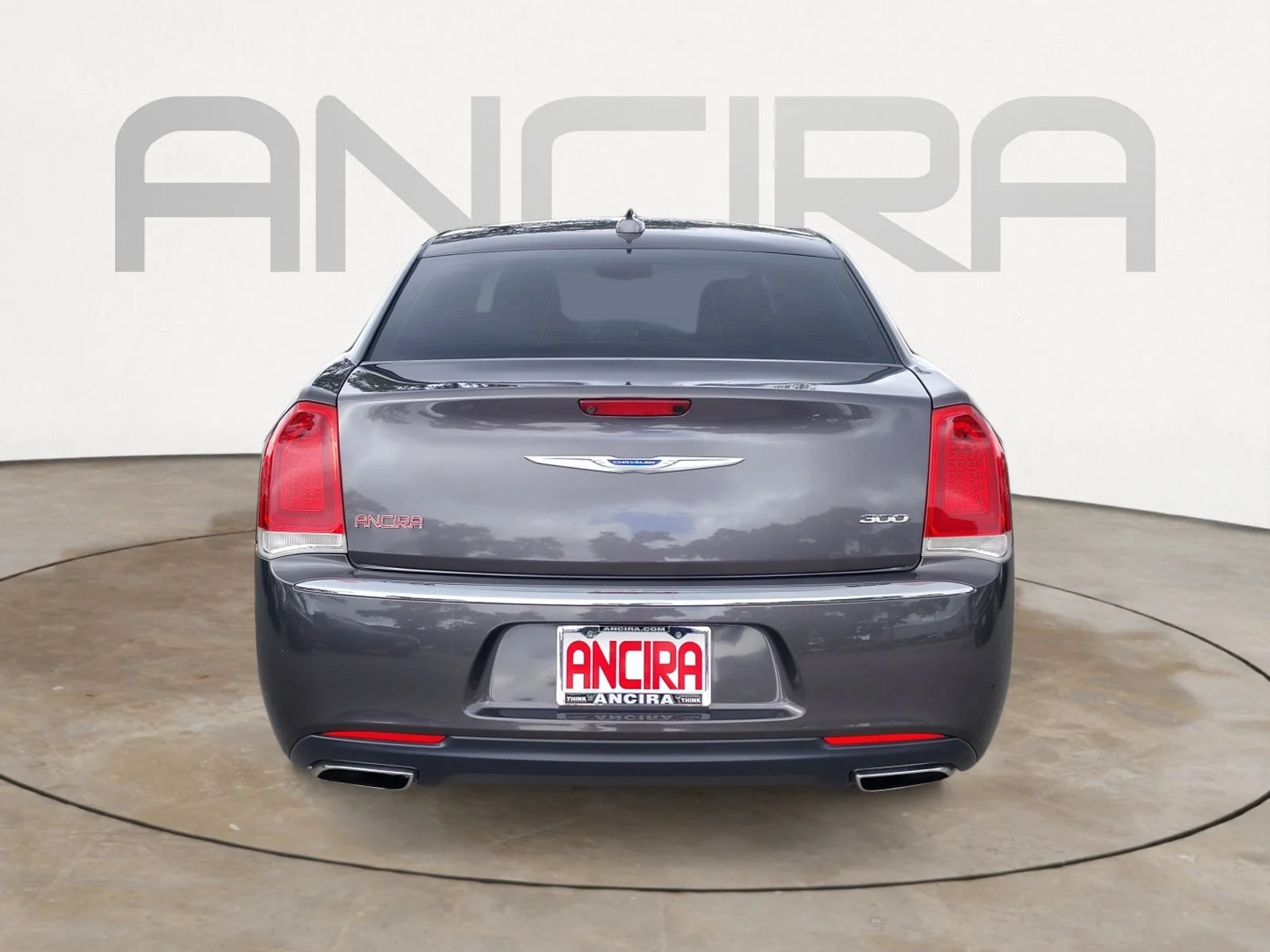 Used 2018 Granite Crystal Metallic Clearcoat Chrysler Touring image 12