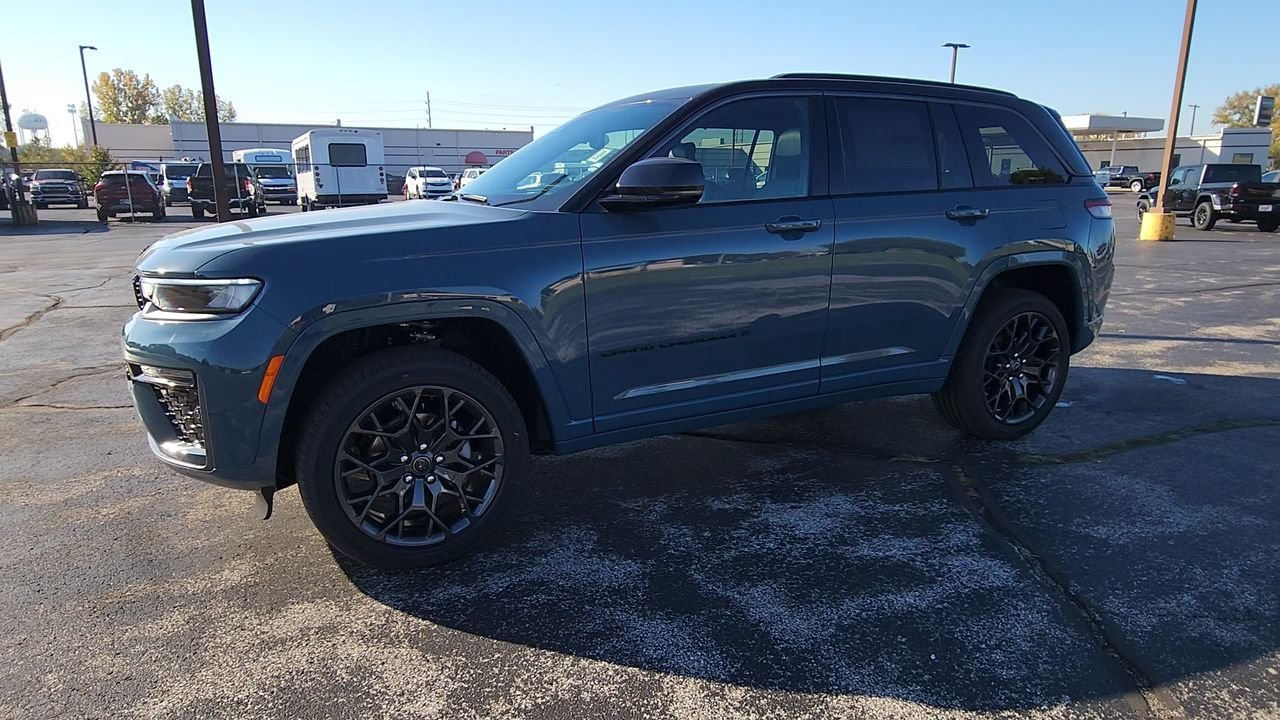 New 2027 Steel Blue Paint Jeep Summit image 4