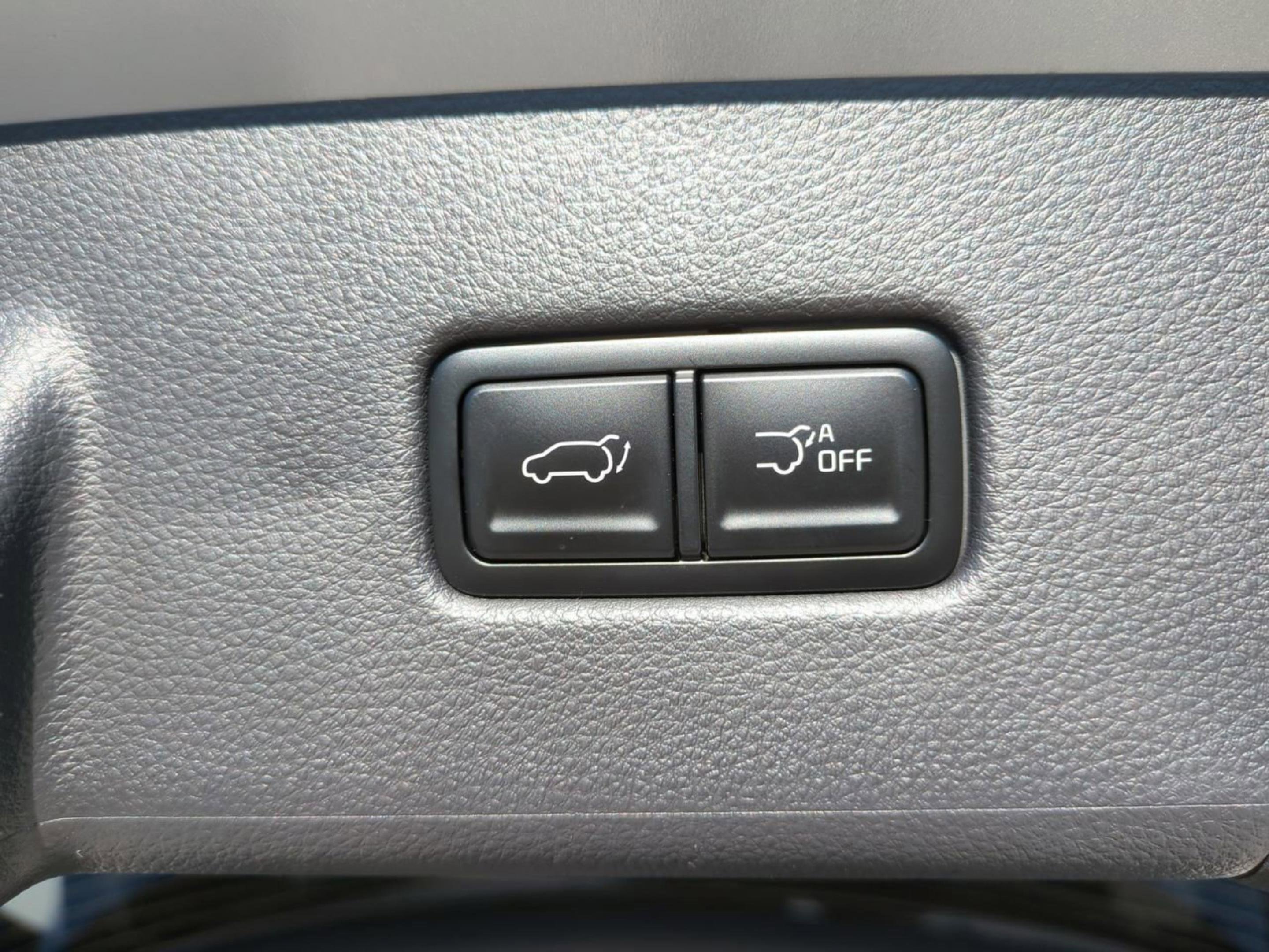 New 2026 Ceramic Silver Kia EX image 19