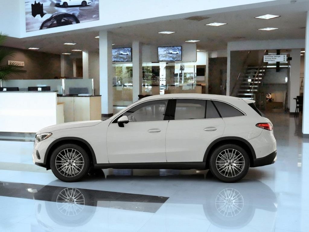 New 2026 Polar White Mercedes-Benz GLC 300 image 33