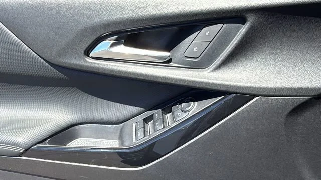 2025 Chevrolet Equinox LT - Photo 22