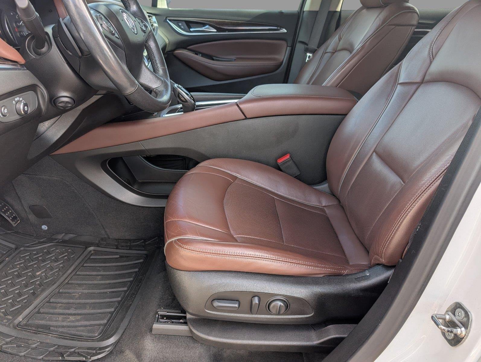 Used 2018 Includes Satin Nickel lower exterior accent color. Buick Avenir image 3