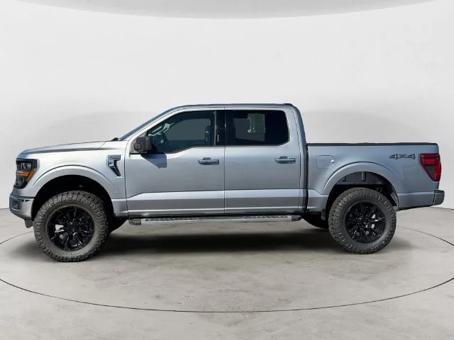 Used 2024 Silver Ford XLT image 9