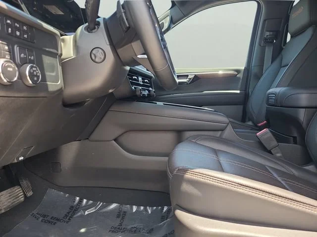 Used 2025 Black Chevrolet High Country image 24