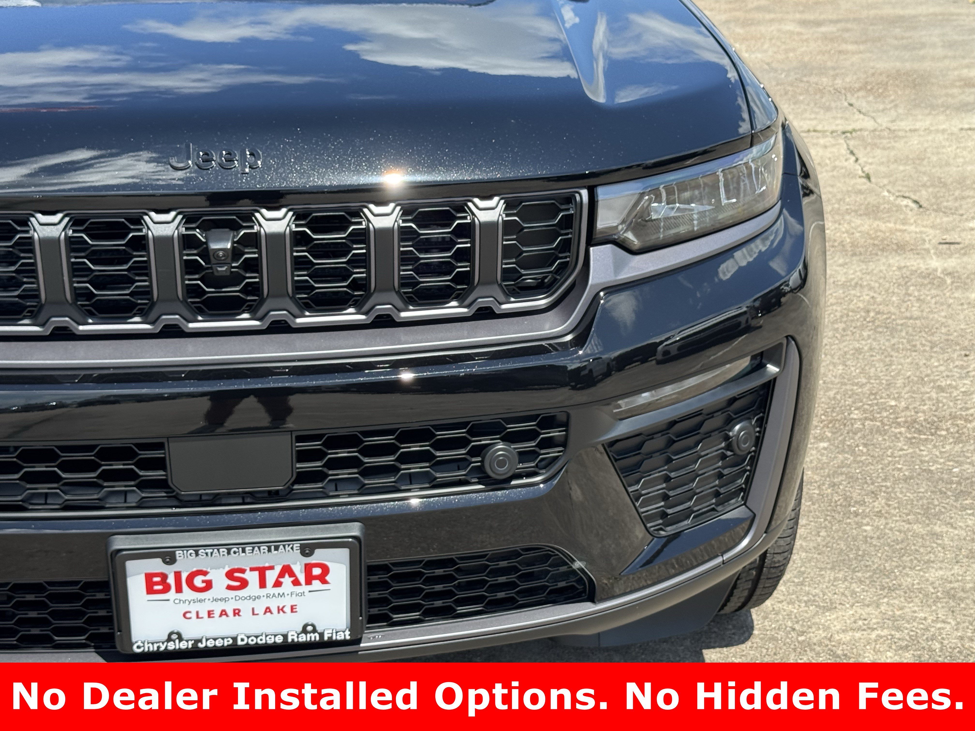New 2026 Diamond Black Crystal Pearl-Coat Exterior Paint Jeep 85th Anniversary Edition image 4