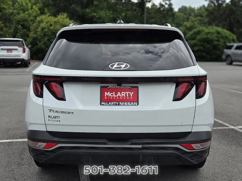 Used 2024 White Pearl HYUNDAI SEL FWD *LTD AVAIL* image 4