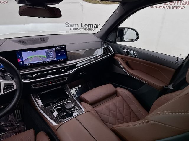 Used 2026 White Metallic BMW M60i image 25