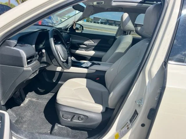 Used 2024 White Toyota XLE image 10