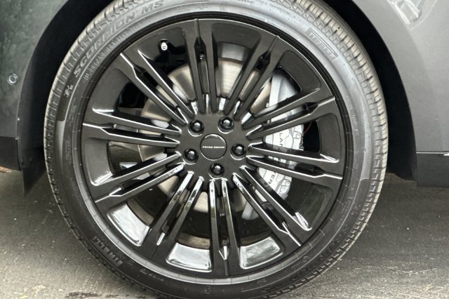 New 2026 Carpathian Grey Land Rover SE image 24