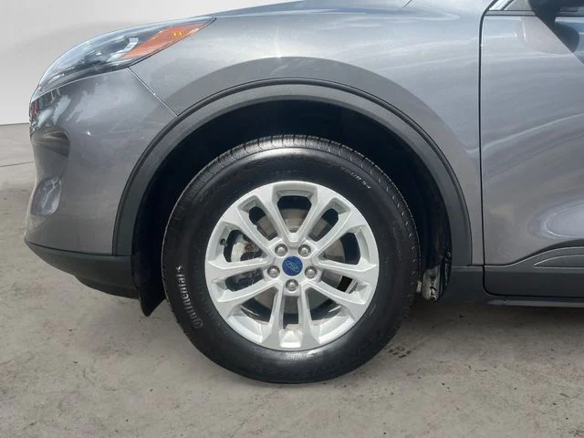 Used 2021 Gray Metallic Ford SE image 14