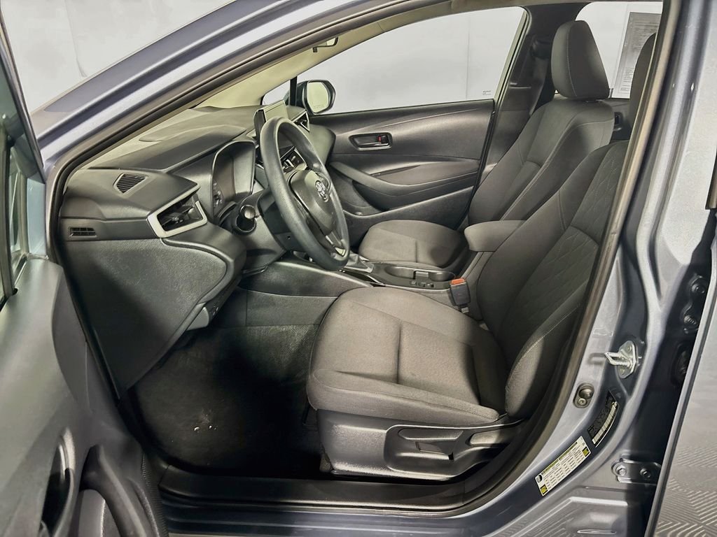 Used 2025  Toyota LE image 11
