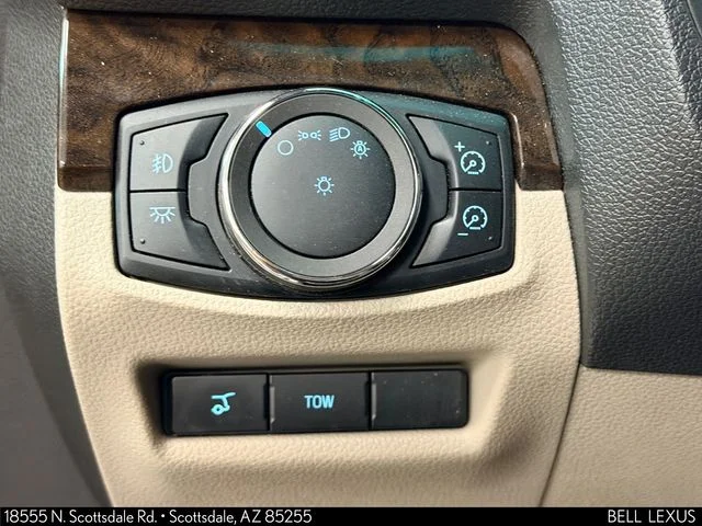 Used 2012 White Ford Limited image 18