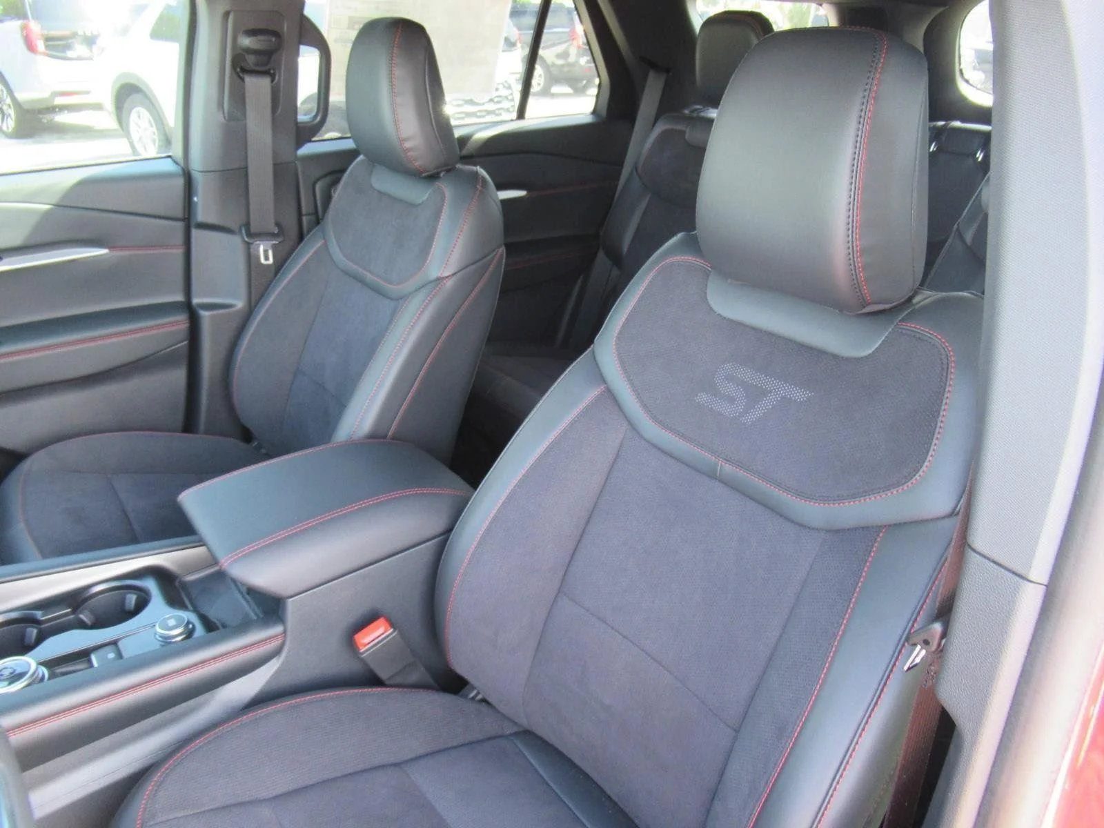 New 2025 Rapid Red Metallic Tinted Clea Ford ST image 18
