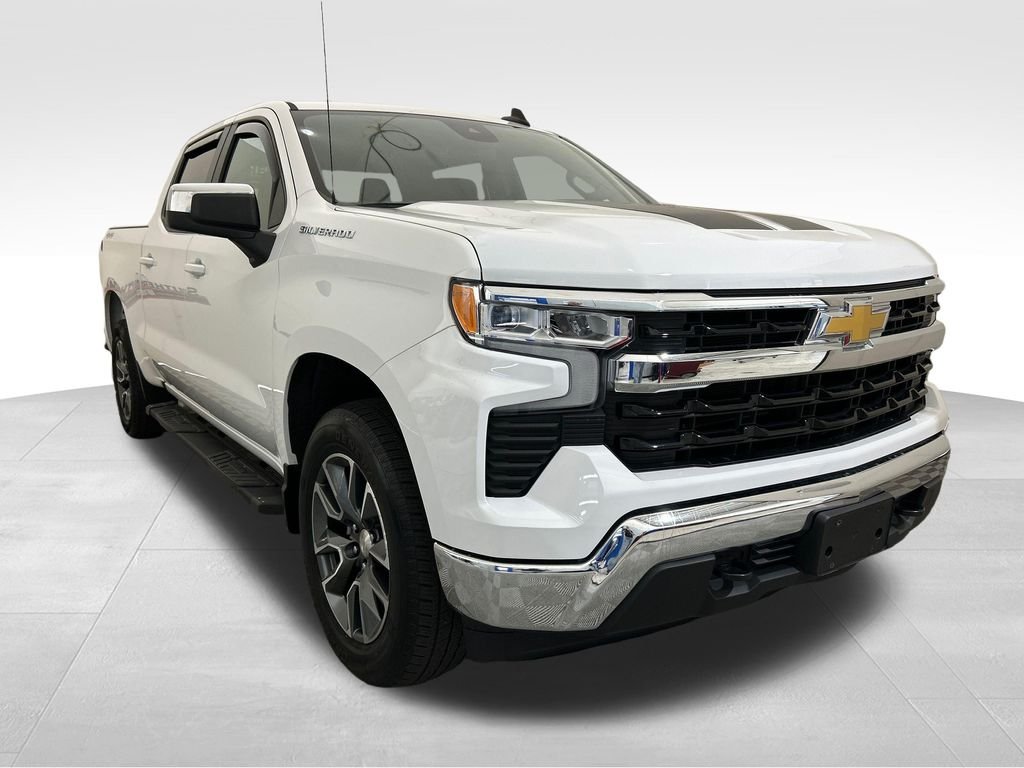 Used 2023 White Chevrolet LT image 9