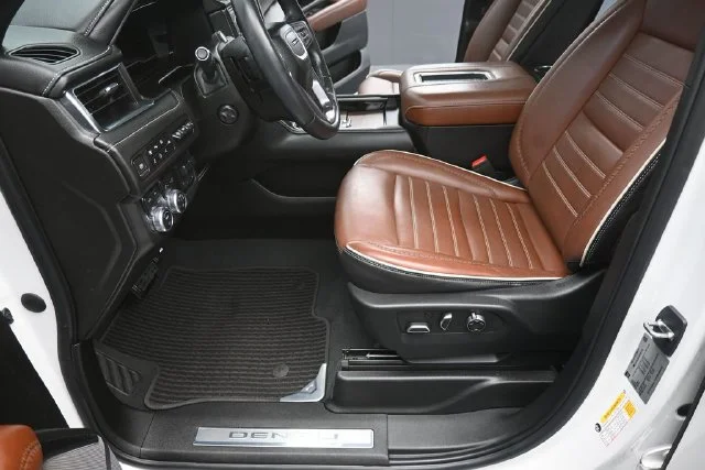 Used 2023 White GMC Denali Ultimate image 33