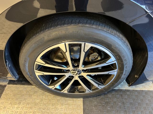 Certified Used 2024 Black Volkswagen 1.5T Sport image 9