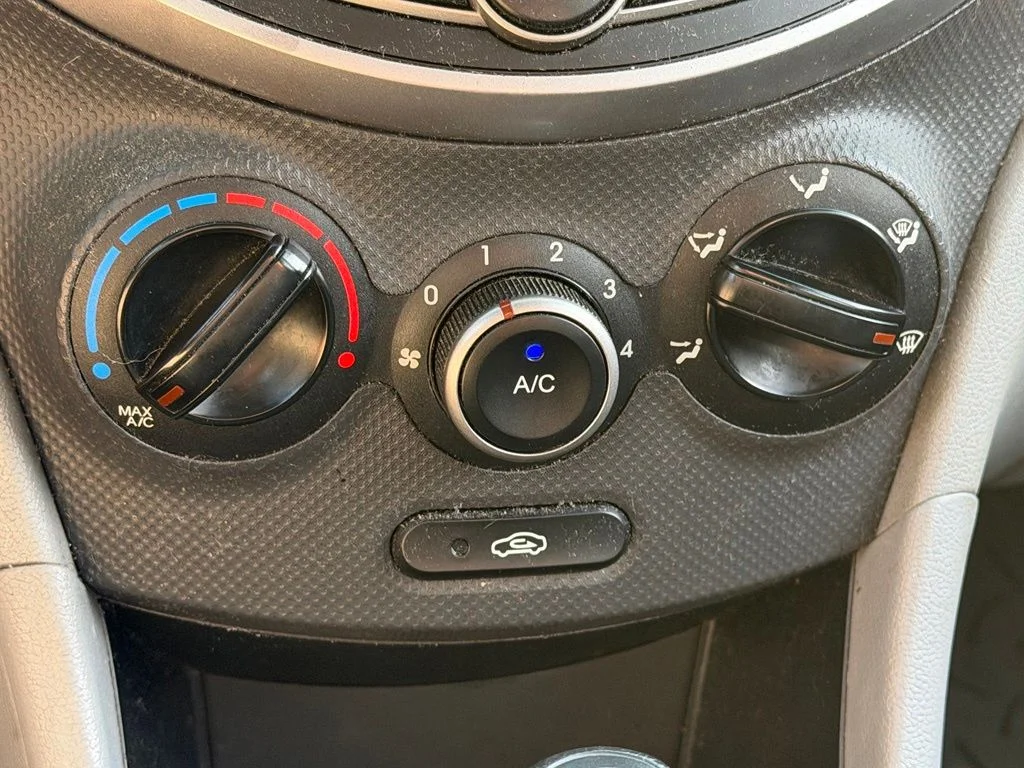 Used 2017 Gray Hyundai SE image 23
