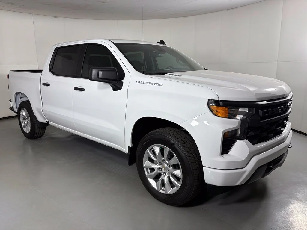 New 2026 Summit White Chevrolet Custom image 2