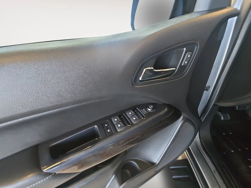 Used 2018 SATIN STEEL METALLIC GMC 4WD SLT image 10
