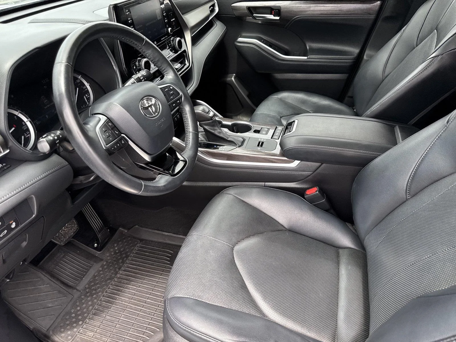 Used 2021 Moondust Toyota Limited image 10