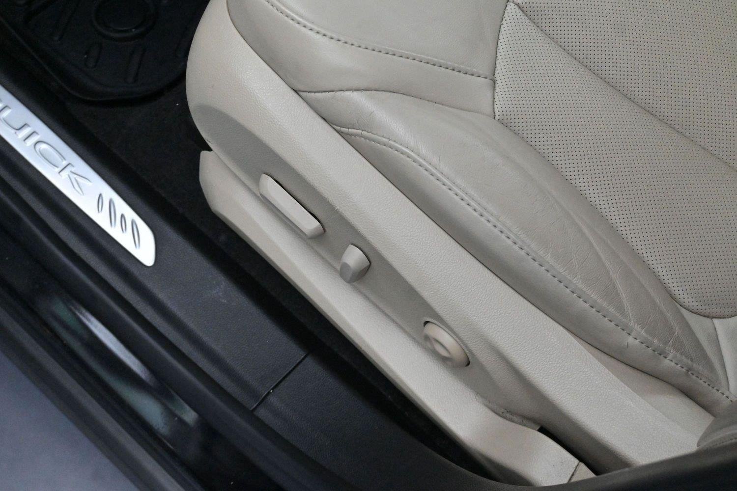 Used 2017 EBONY TWILIGHT METALLIC Buick Essence image 14