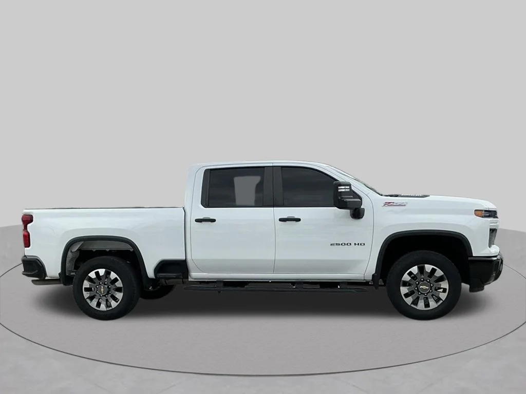 Used 2024 White Chevrolet Custom image 14