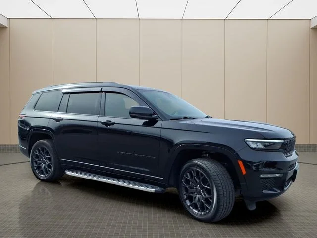 Used 2025 Black Jeep Summit image 6