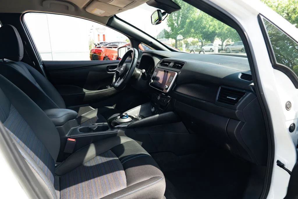 Used 2025 Black Nissan SV Plus image 27