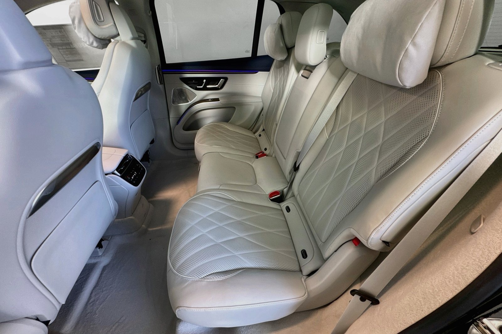 New 2026 Black Mercedes-Benz EQS 400 image 22