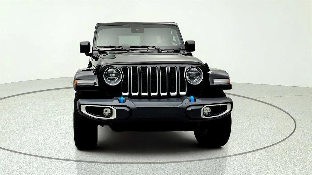 Used 2022 Black Clearcoat Jeep Unlimited Sahara 4x4 w/ Cold Weather, Safety & Adv Safety Groups image 2