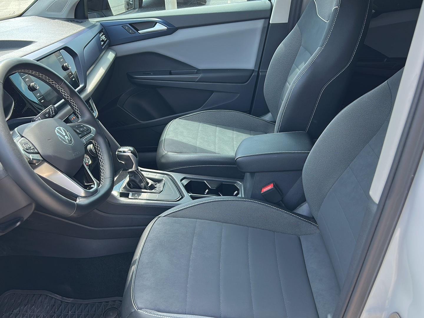 Certified Used 2023  Volkswagen SE image 2
