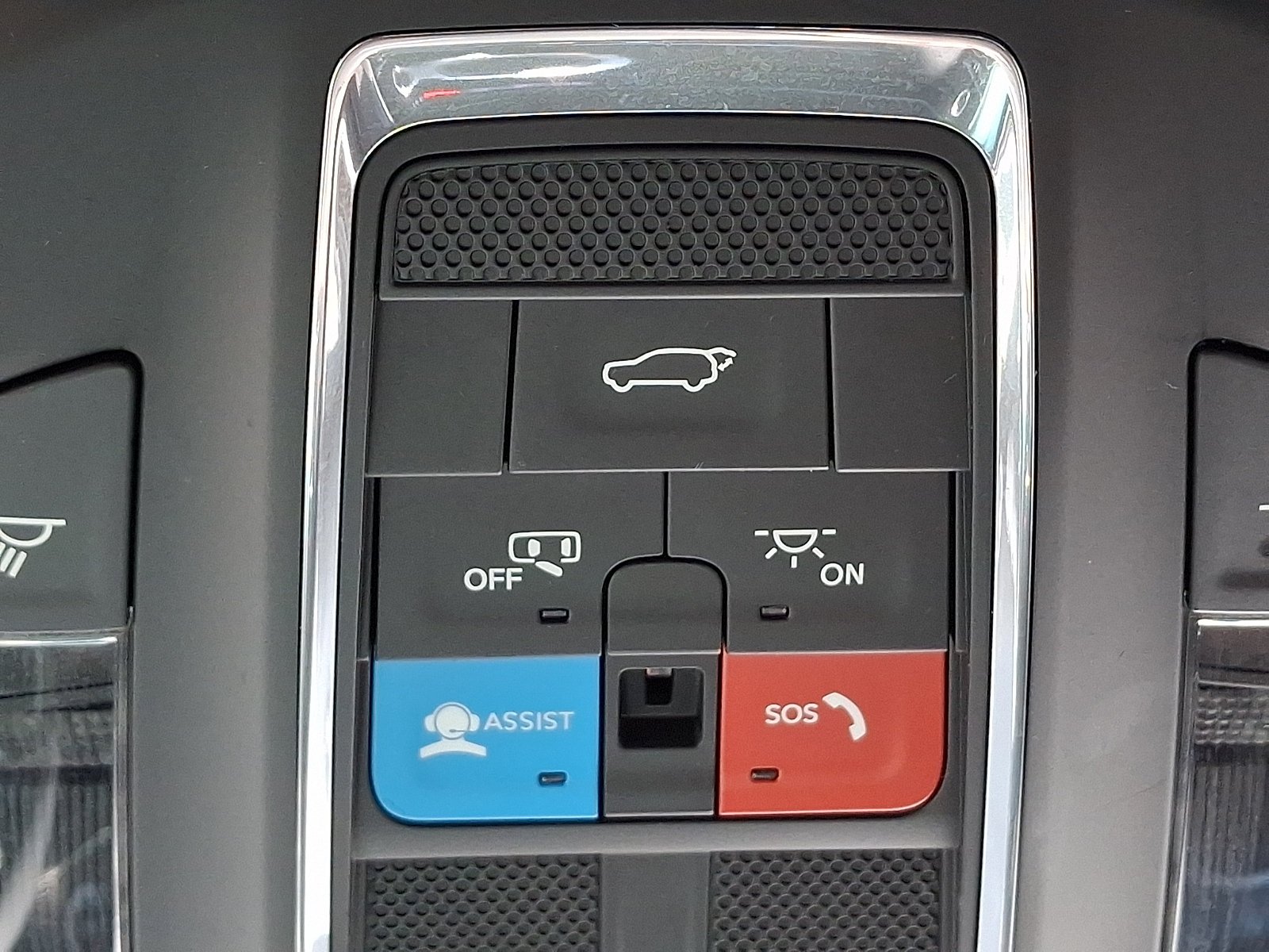 Used 2023 Bright White Clearcoat Jeep Altitude image 25