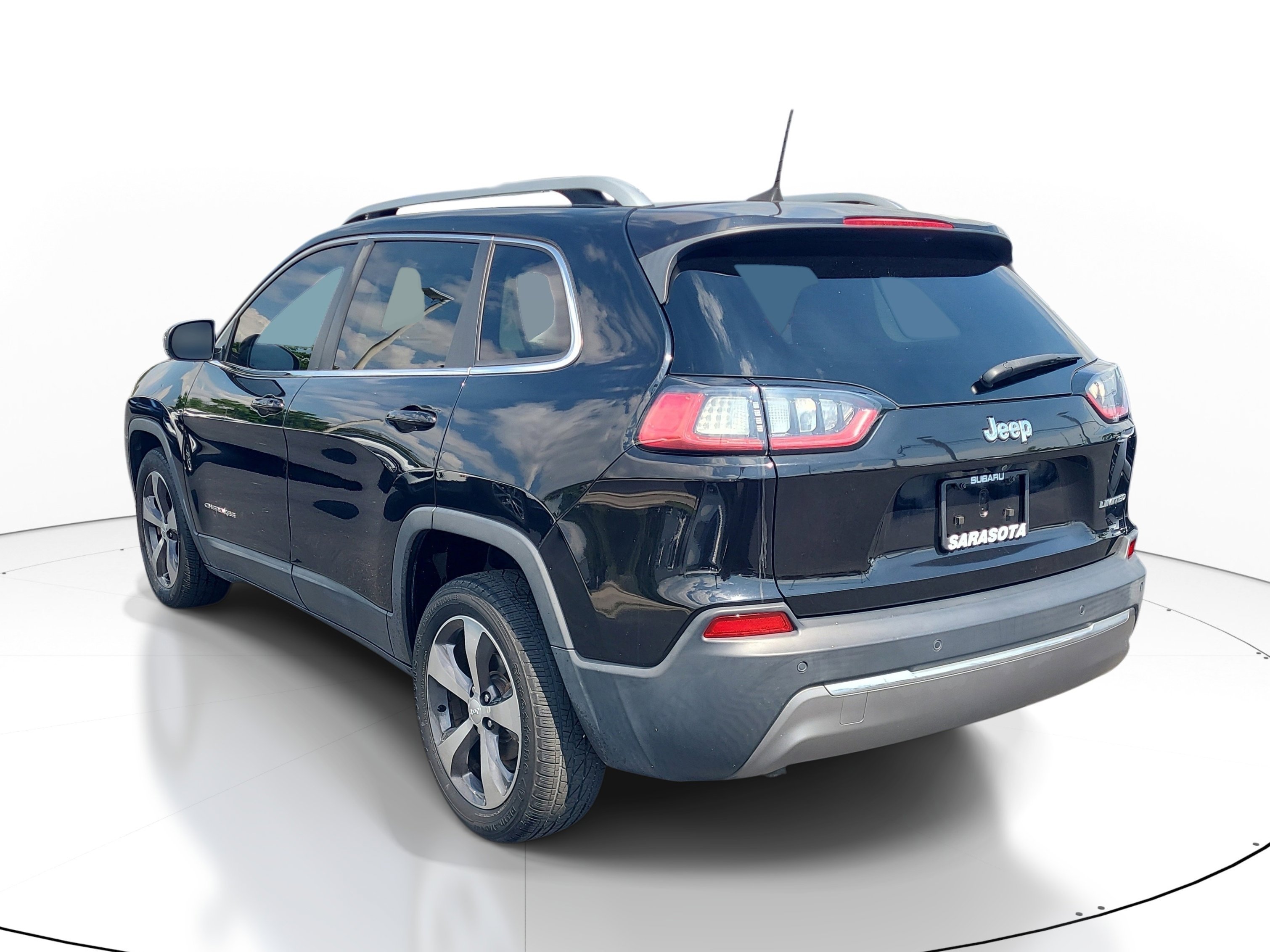 Used 2020 Diamond Black Crystal Pearlcoat Jeep Limited image 3