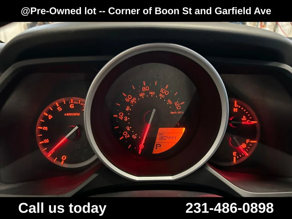 Used 2011  Toyota Trail image 22
