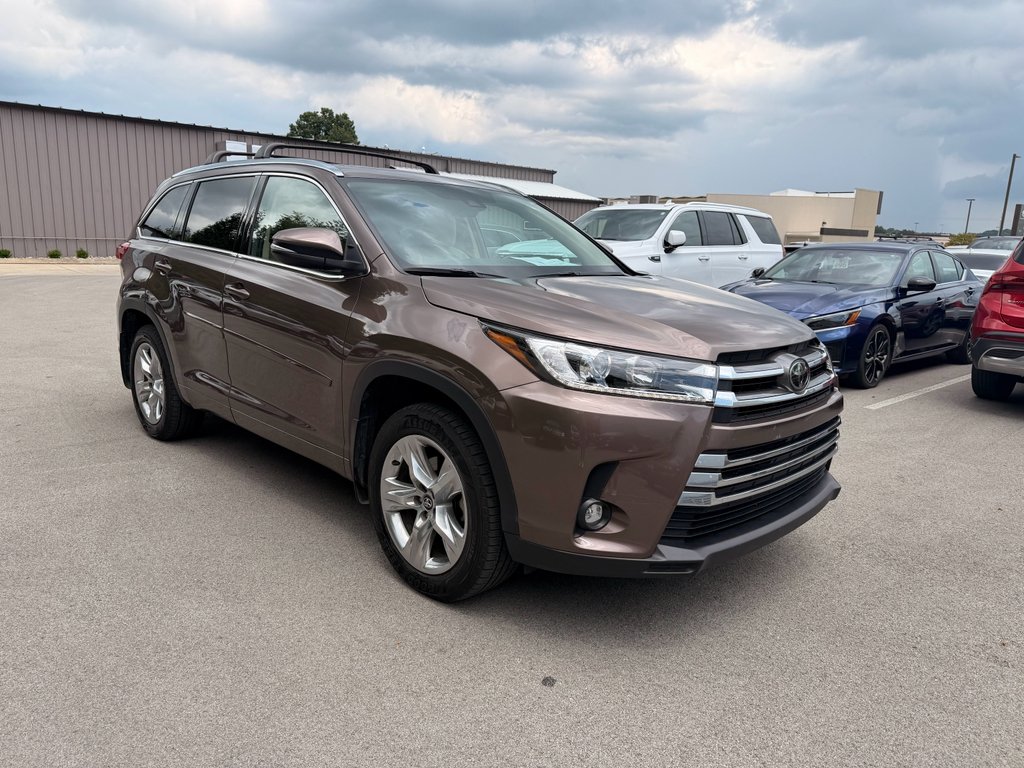Used 2019 Toasted Walnut Pearl Toyota Limited image 3