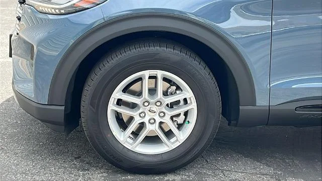 New 2026 Vapor Blue Metallic Ford Active image 30