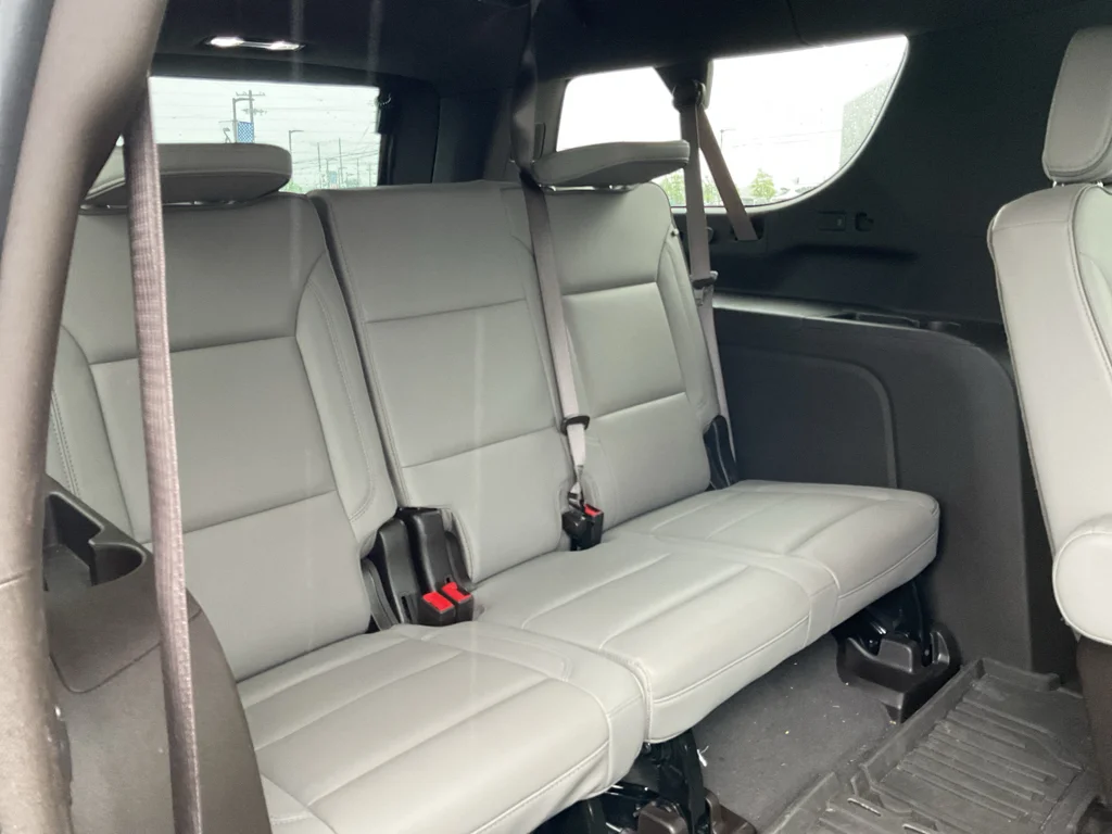 Used 2025 Summit White GMC Elevation image 14