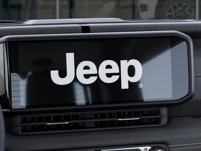 New 2026 Bright White Clear-Coat Exterior Paint Jeep Sahara image 122