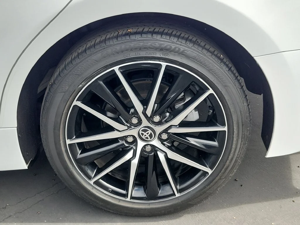 Used 2024 Ice Toyota SE image 30