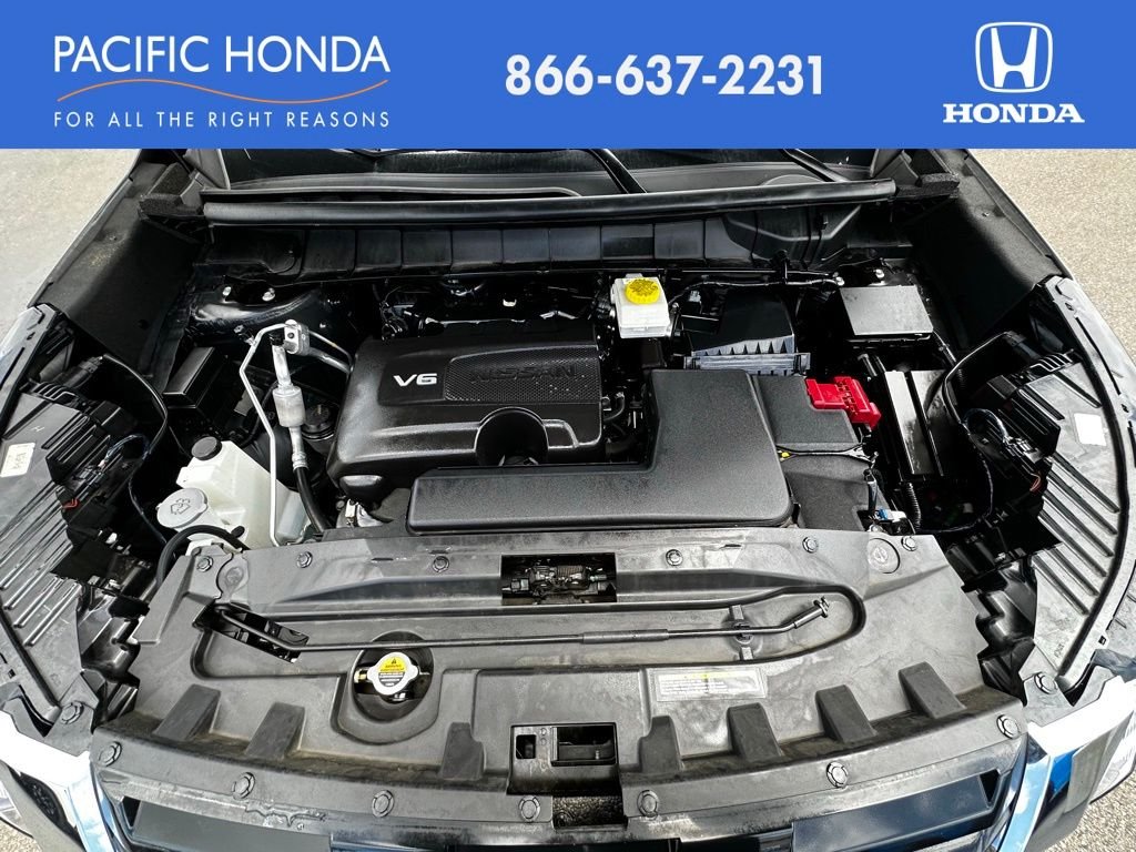 Used 2023 Beige Nissan Platinum image 17