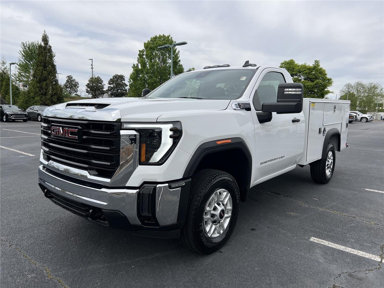 New 2025 Summit White GMC Pro image 3