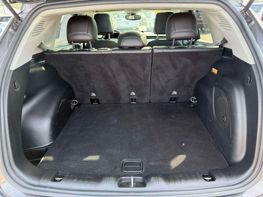 Used 2022 Gray Jeep Limited image 11