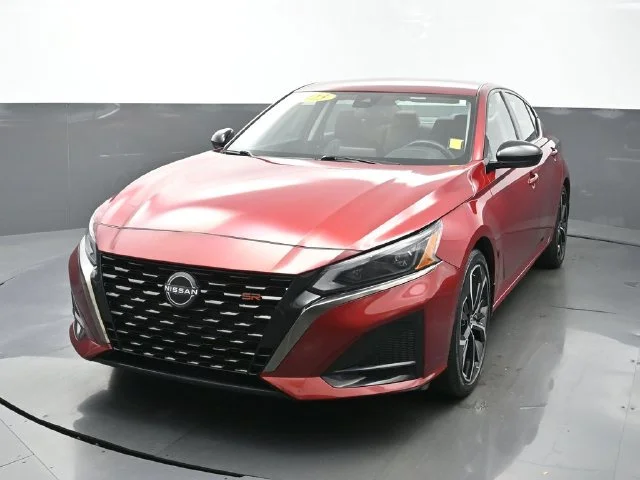 Used 2023 Red Nissan 2.5 SR image 1
