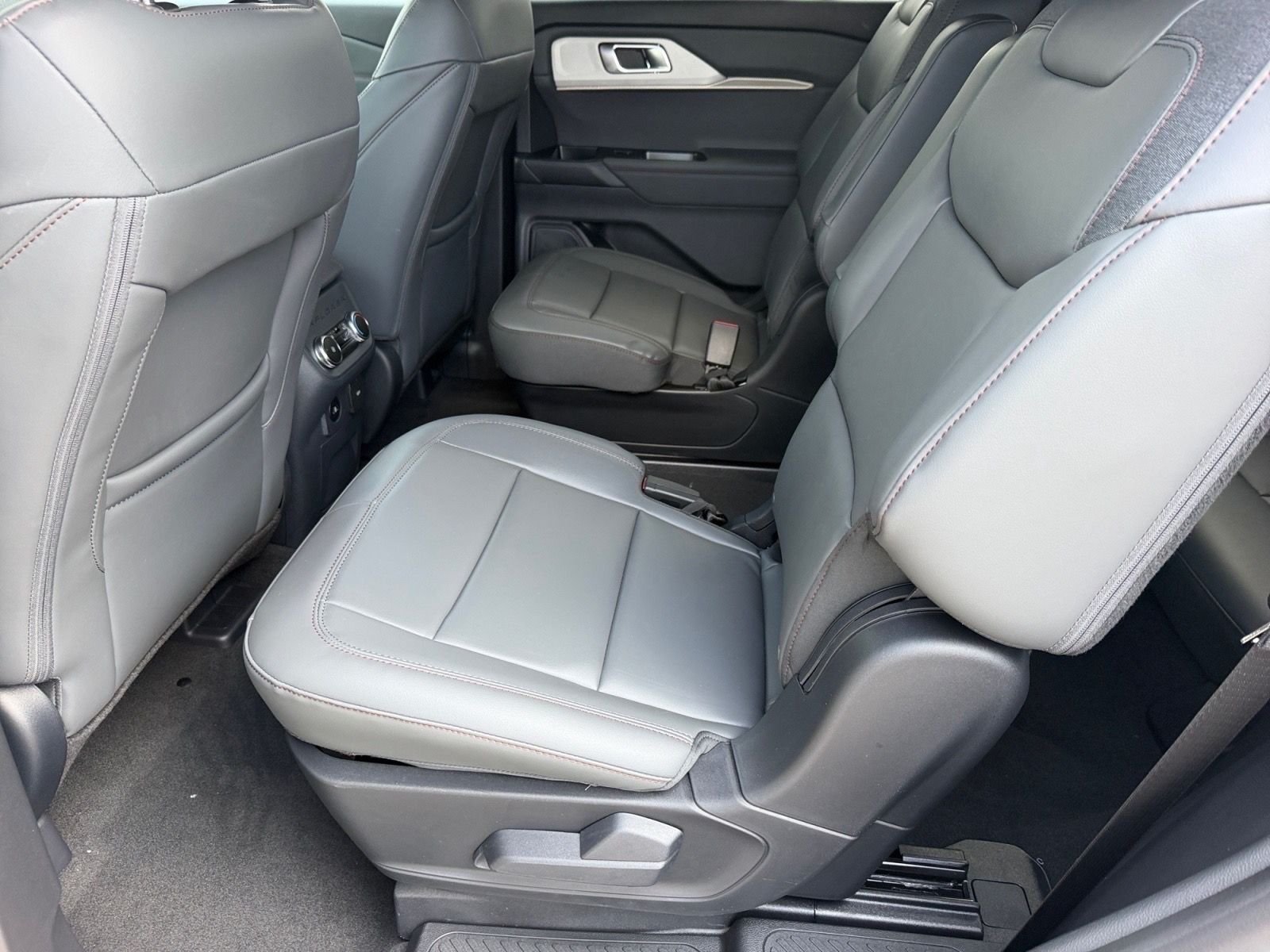 New 2027 Star White Metallic Tri-Coat Ford Active image 14